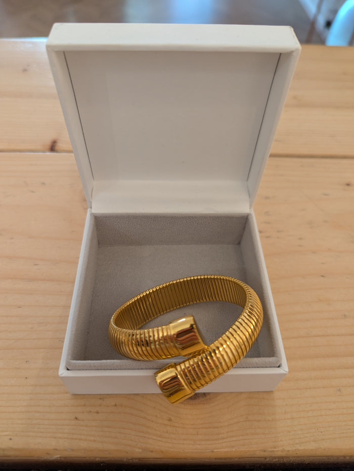 Soru Gold Plated Cuff