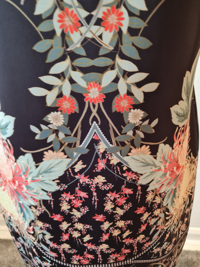 Star by Julien McDonald Black floral dress Size 20 New