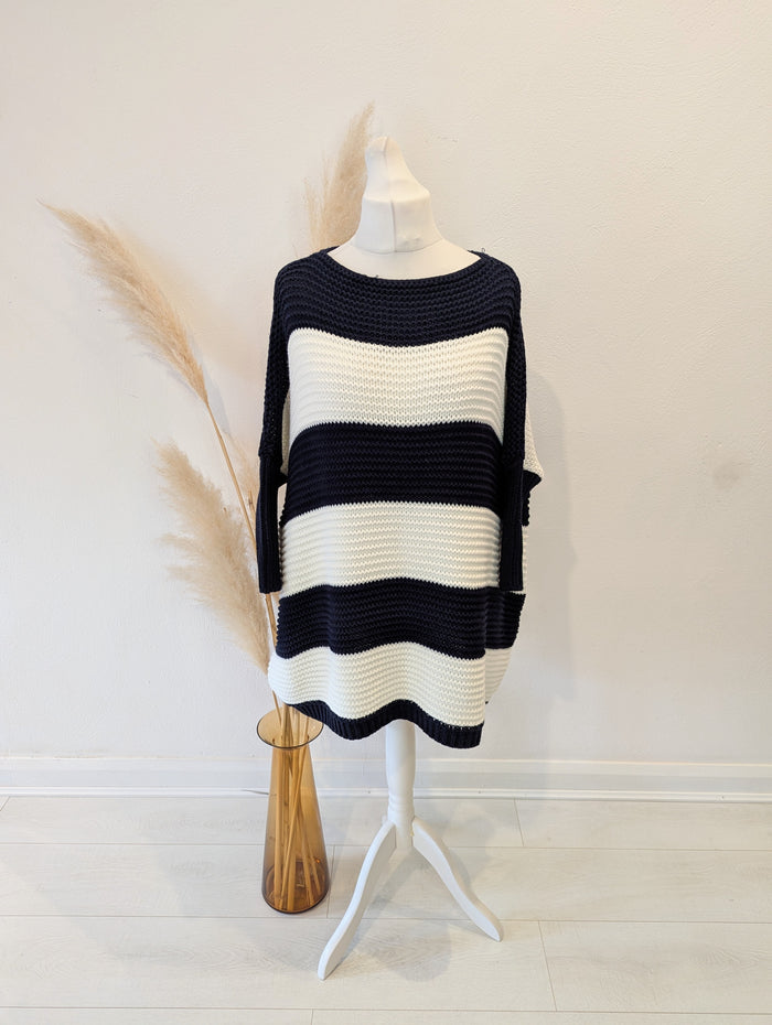 Striped knit in navy