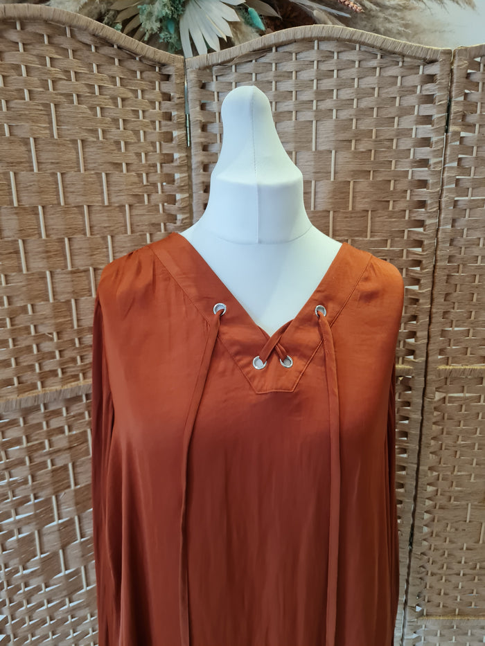 Studio W Rust Top 16