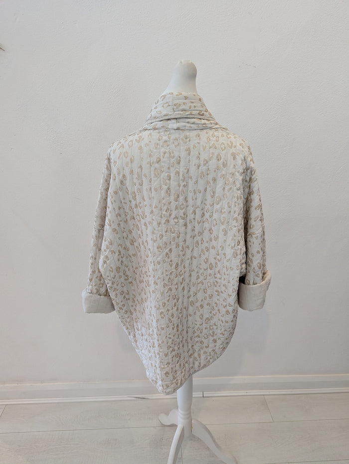 Style Hax cream animal print jacket One Size