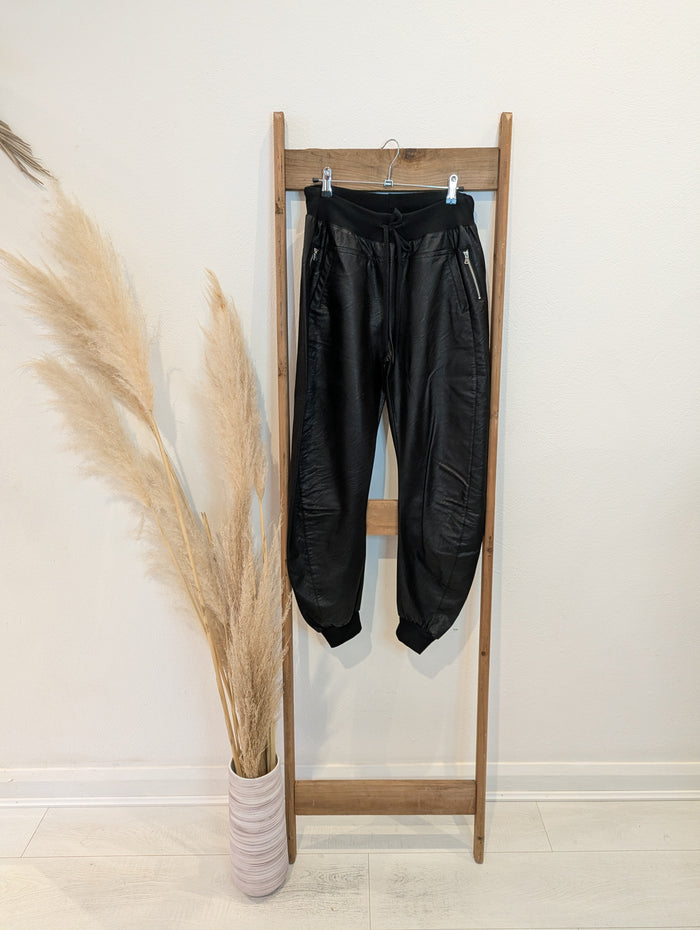 Suzy D black faux leather joggers L