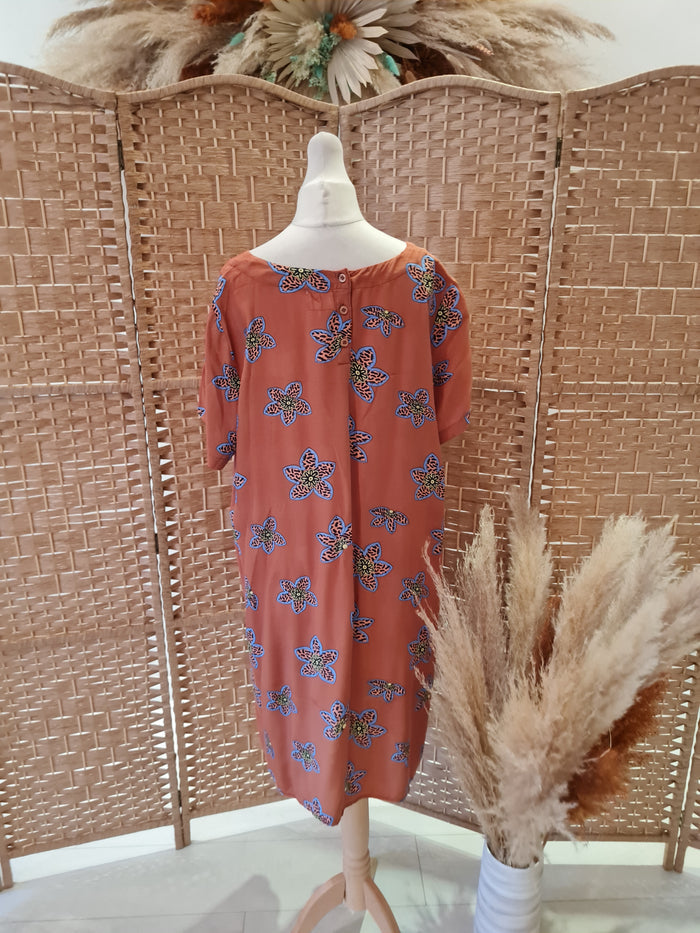 The King of Stars Brown flower Tunic L