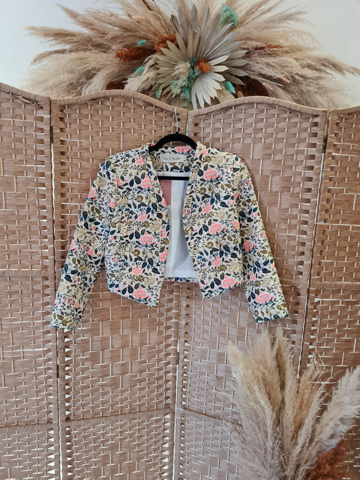 This is the day floral cropped jacket S