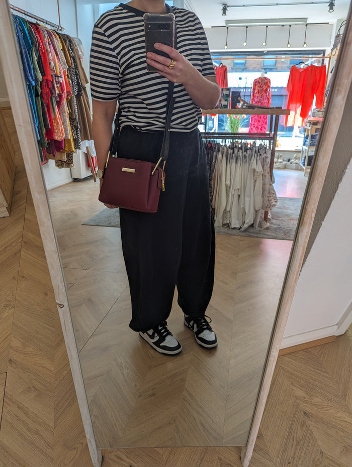 Tommy Hilfiger Maroon Crossbody Bag