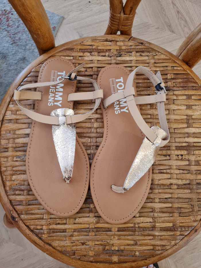 Tommy Hilfiger rose gold sandals 5
