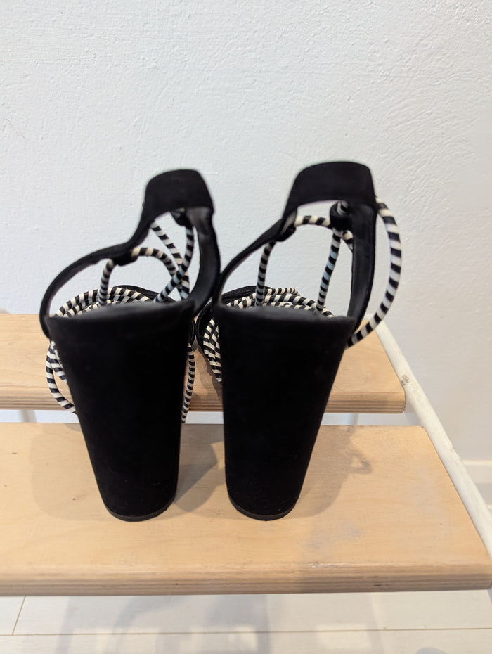 Topshop Lace up sandle 7