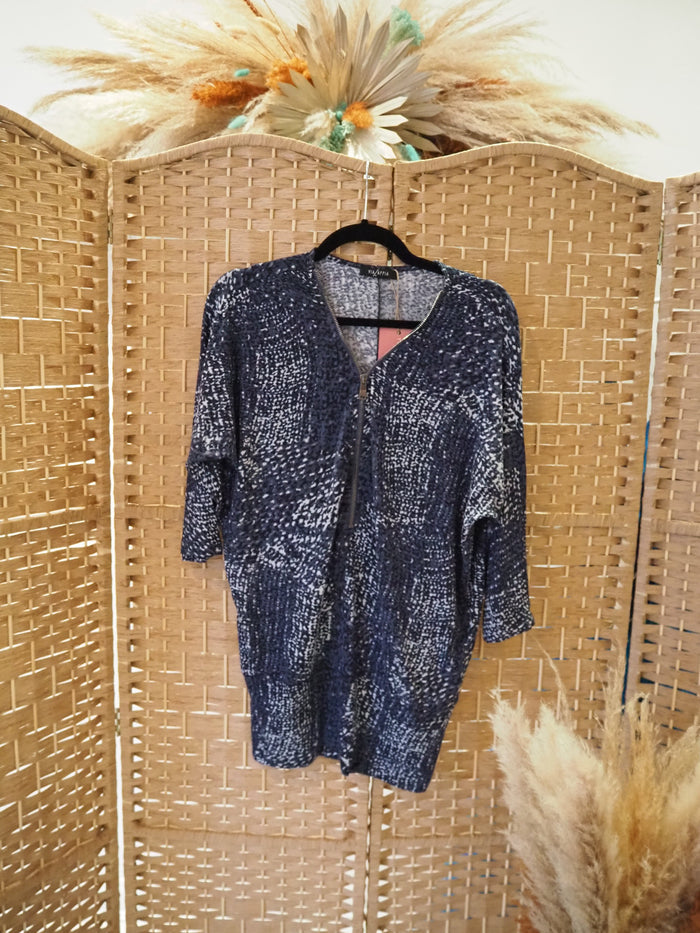 Via Appia Grey Multi Zip Top 8/10