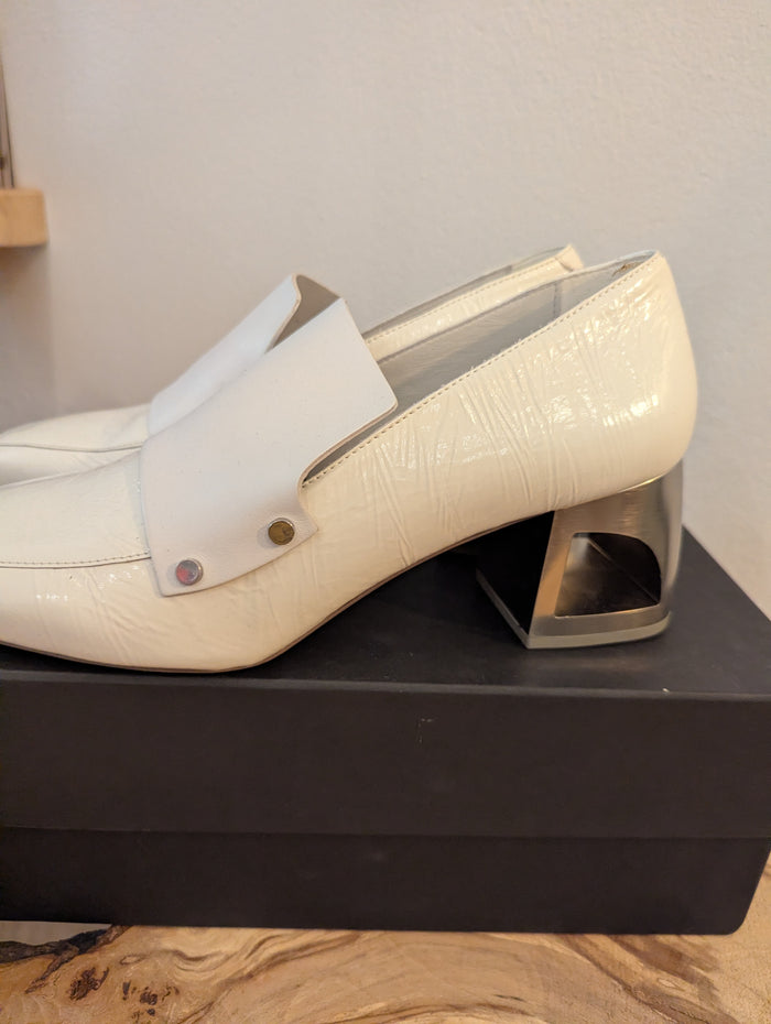 Vic Matie White patent Loafers 6.5