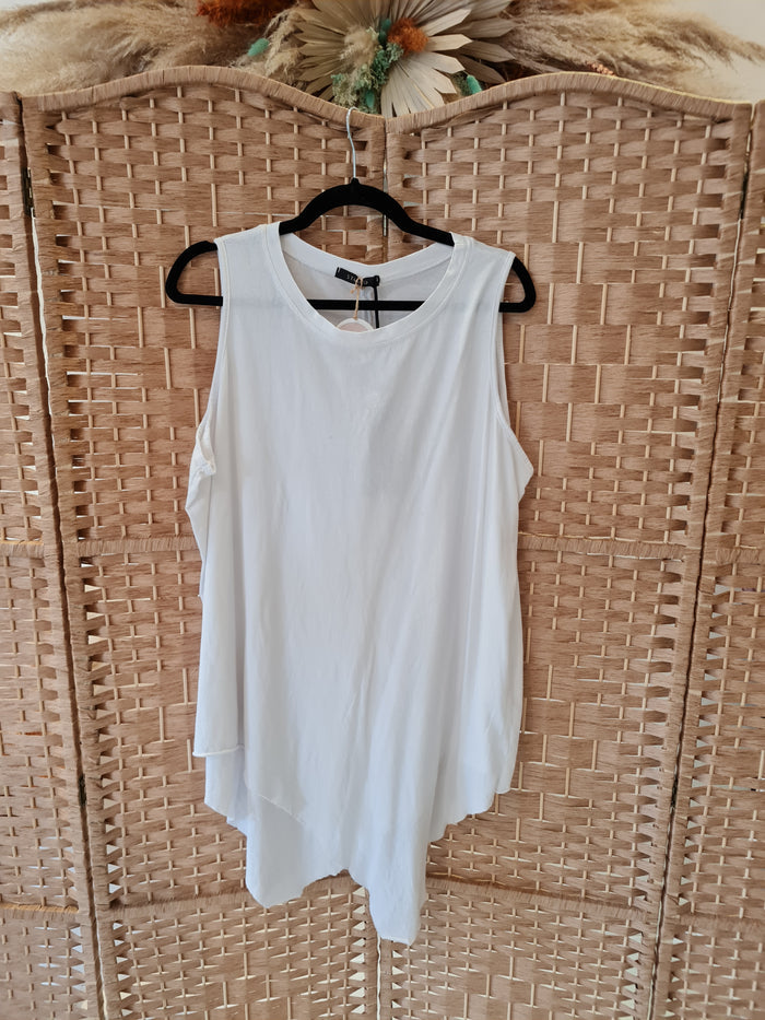 Vinnie longline oversized vest top in white