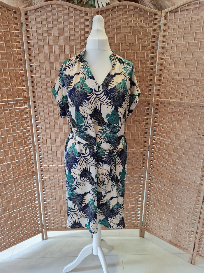 Vintage Love Leaf Print Tunic Size Medium