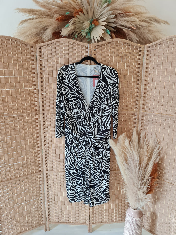 Violeta by Mango Black/White Print Maxi Size XL (new)