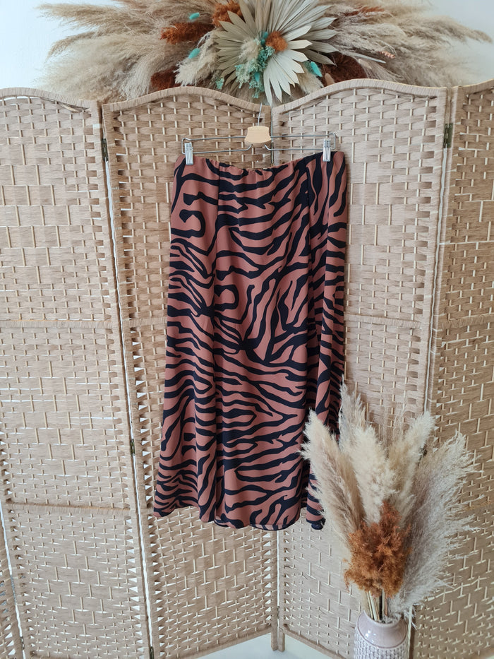 Wallis Animal print maxi Skirt 16