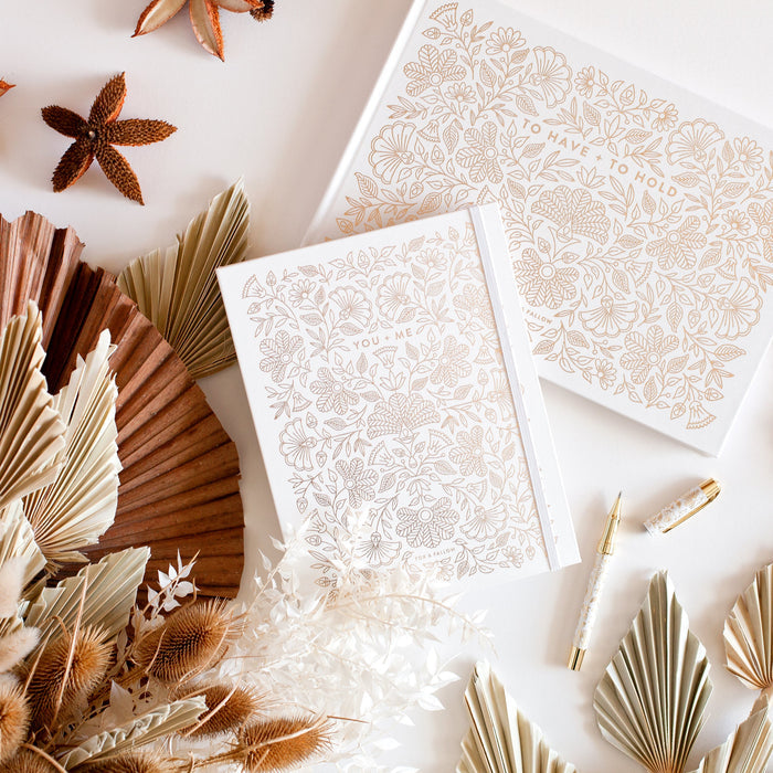 PLA004-WeddingPlanner-GuestBook-Pen-flowers-pods-1-2500px.jpg