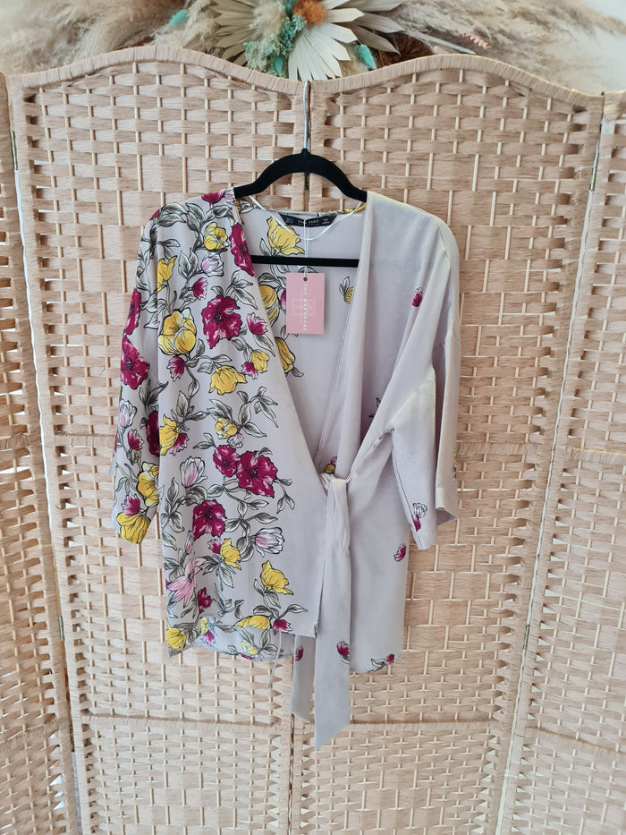 Zara Beige Floral Wrap top 8