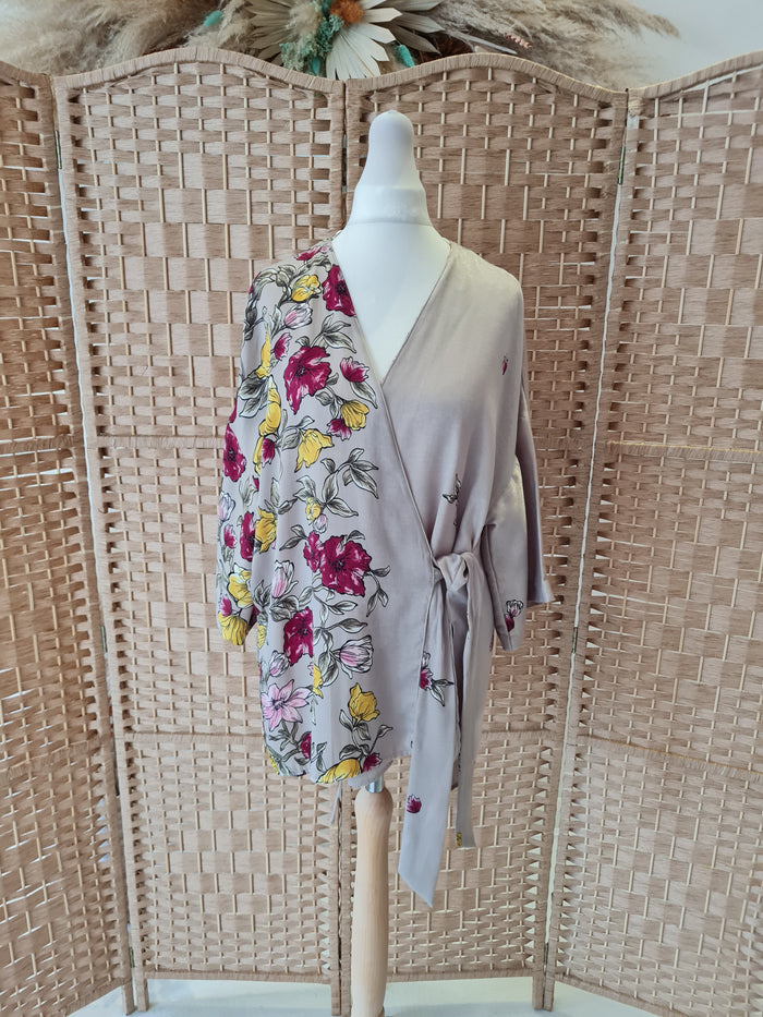 Zara Beige Floral Wrap top 8