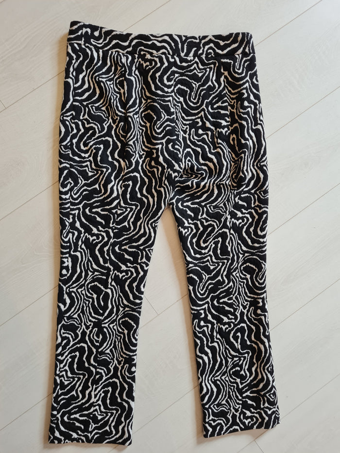 Zara black and white trousers L