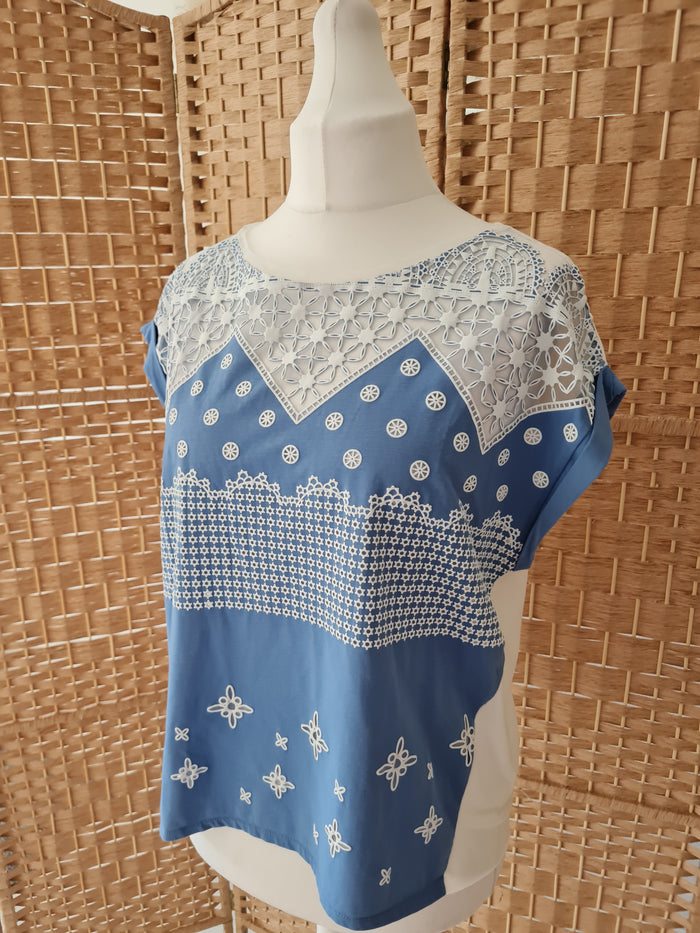 Zara Blue/White Top L