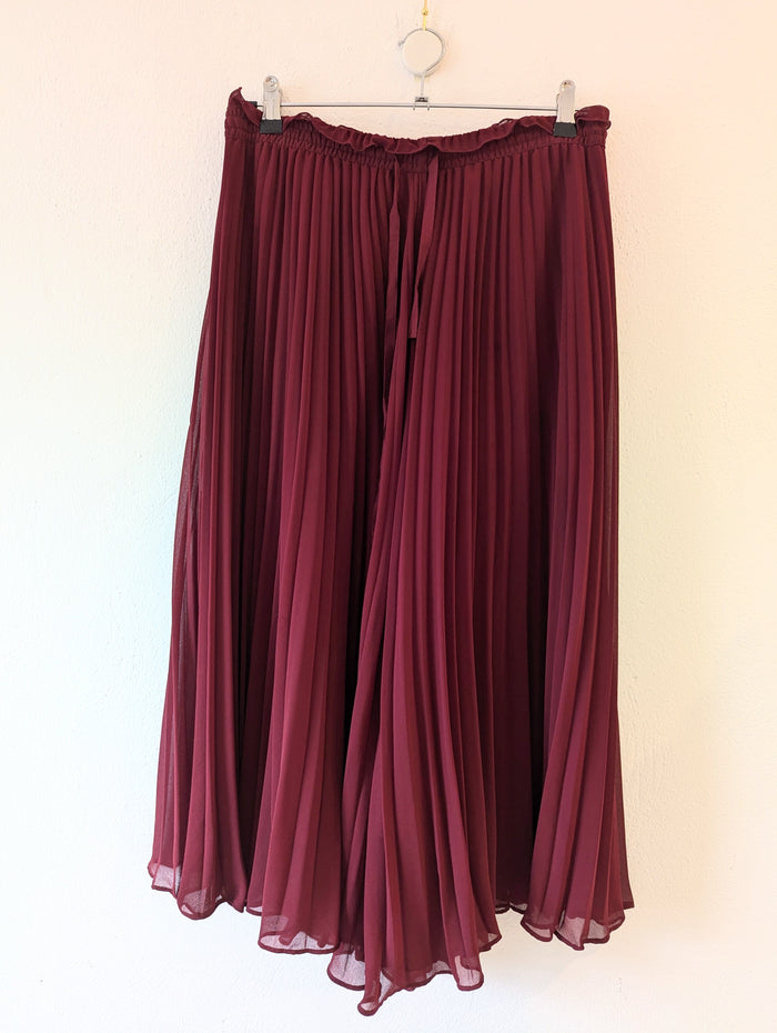 Zara Burgundy Pleated Culottes M