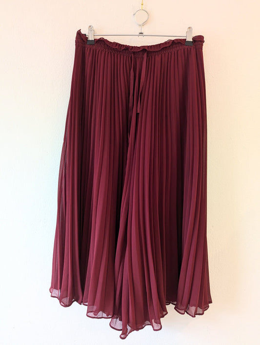 Zara Burgundy Pleated Culottes M