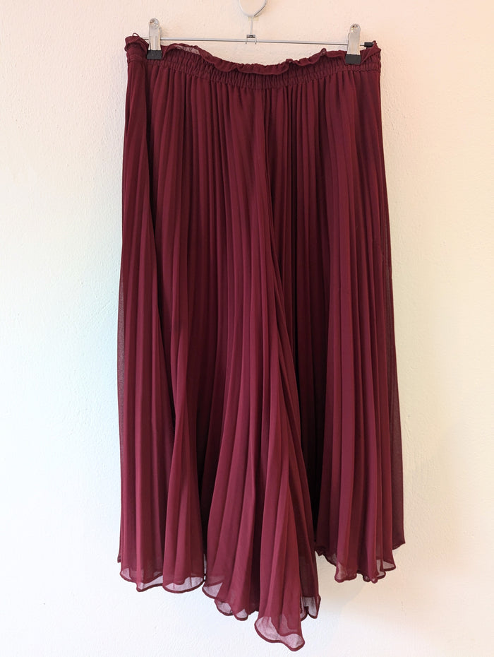 Zara Burgundy Pleated Culottes M