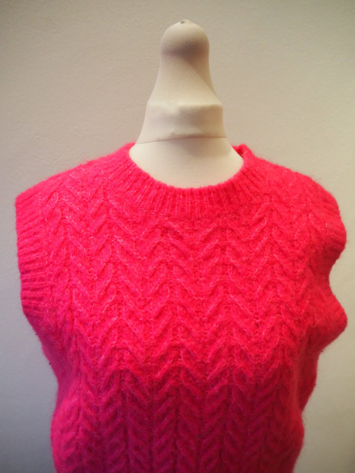 Zara Cerise Cable knit vest Size L