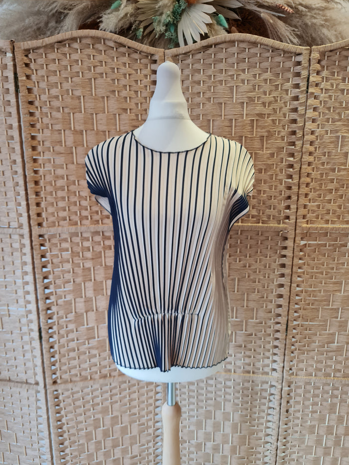 Zara Cream/Navy pleated top S RRP £29.99