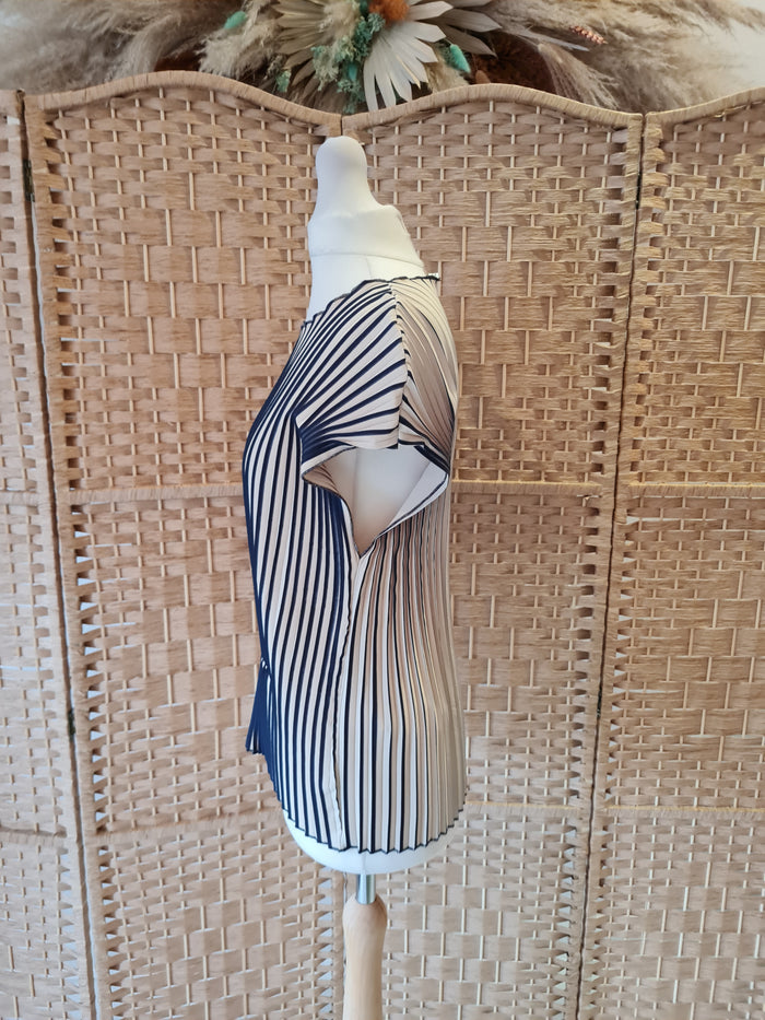 Zara Cream/Navy pleated top S RRP £29.99
