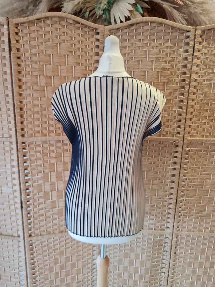 Zara Cream/Navy pleated top S RRP £29.99
