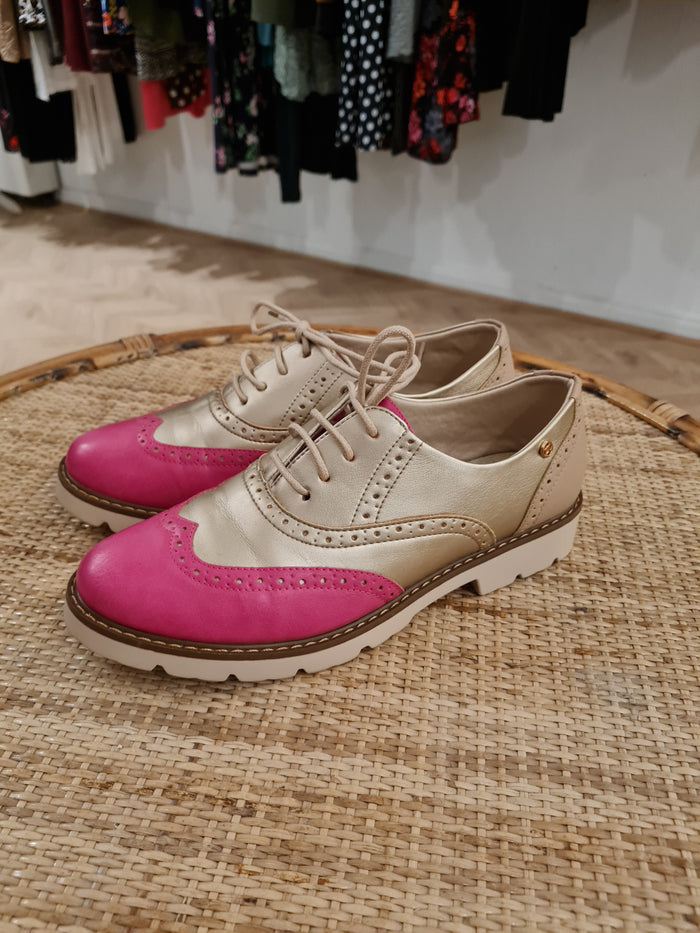 Z&C Pink & Gold Brogues Size 6